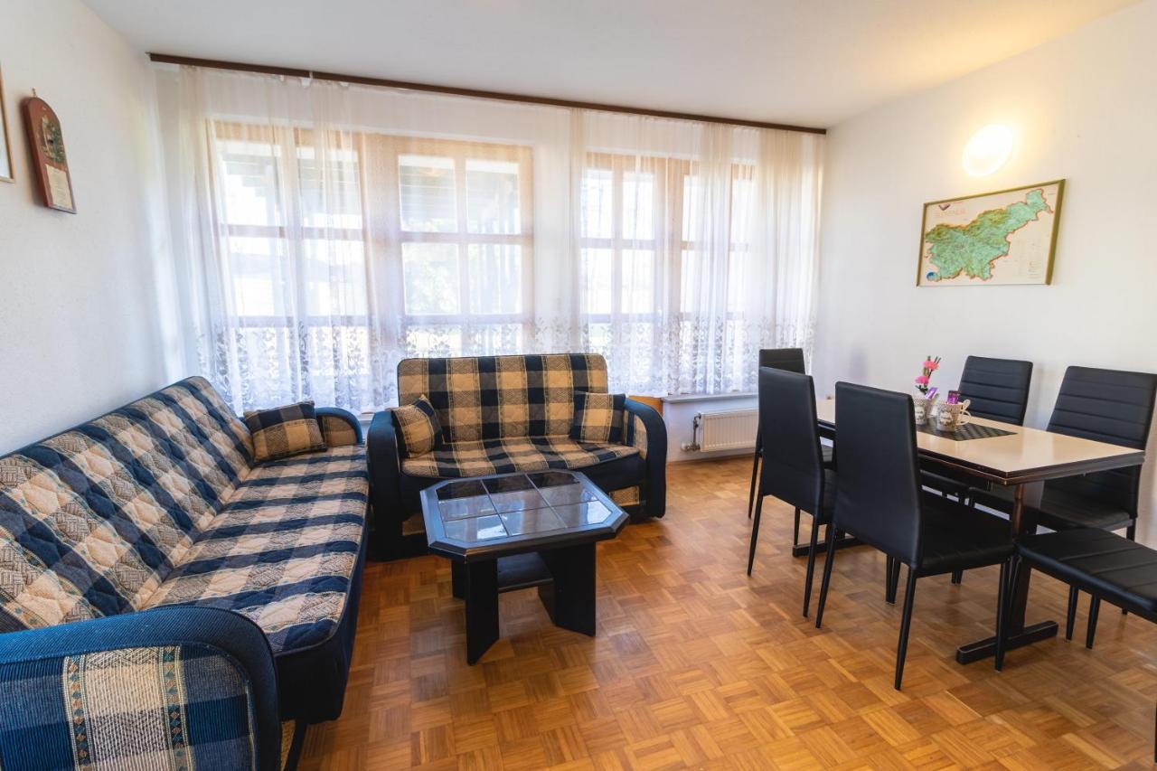 Extraordinary Apartment In Banovci Verzej Bagian luar foto